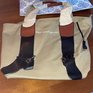 Sondra roberts squared horse theme tote.   Like new